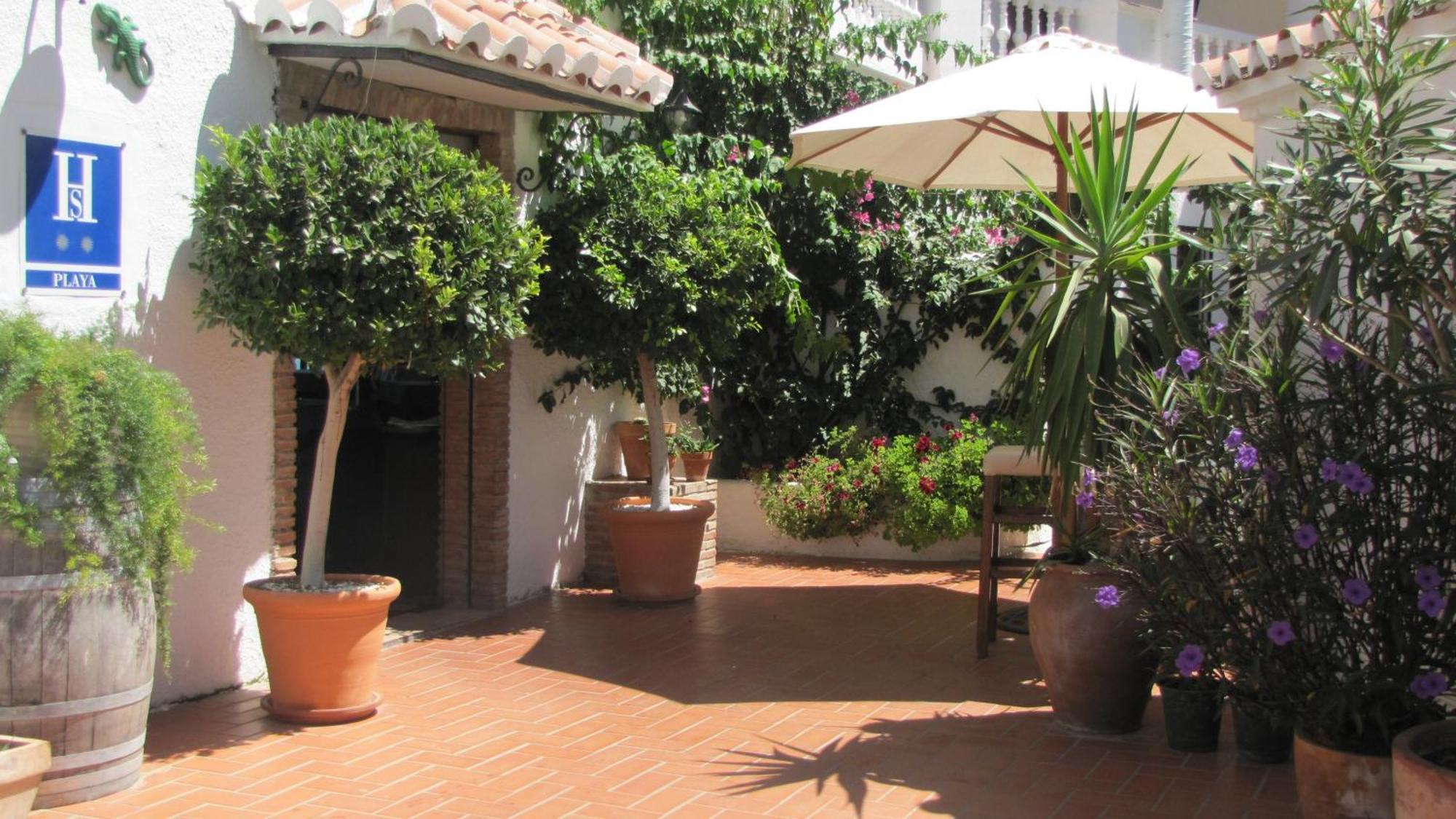 Hostal Avalon Nerja Exterior foto